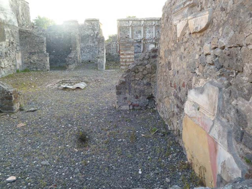 VI.2.17 Pompeii. May 2011. Looking east across tablinum towards atrium, and entrance corridor.