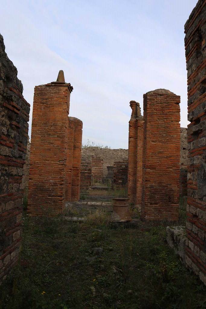 VI.3.3 Pompeii. December 2018. 
Room 1, atrium, looking east towards impluvium. Photo courtesy of Aude Durand.
