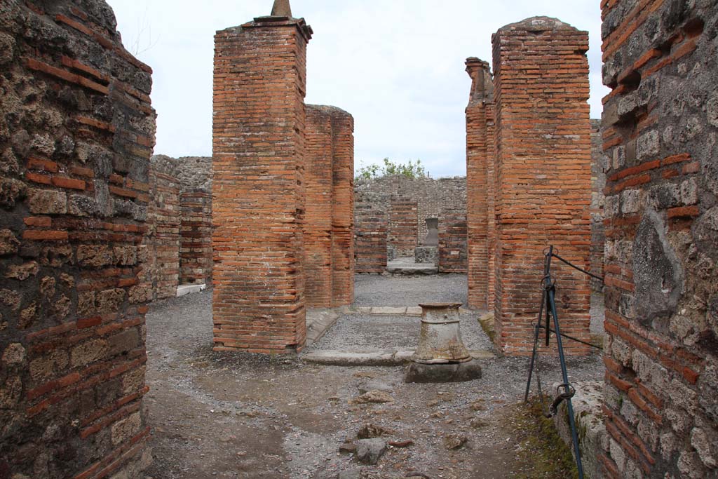 VI.3.3 Pompeii. April 2014. Room 1, atrium and impluvium, looking east from entrance corridor. Photo courtesy of Klaus Heese.