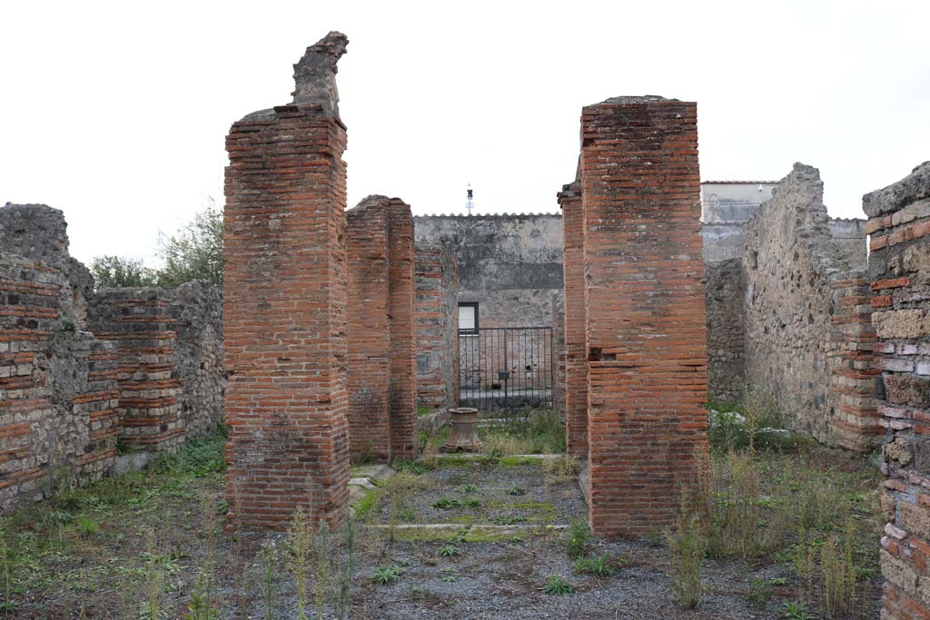 VI.3.3 Pompeii. December 2018. 
Looking west across impluvium towards entrance doorway on Via Consolare. Photo courtesy of Aude Durand.
