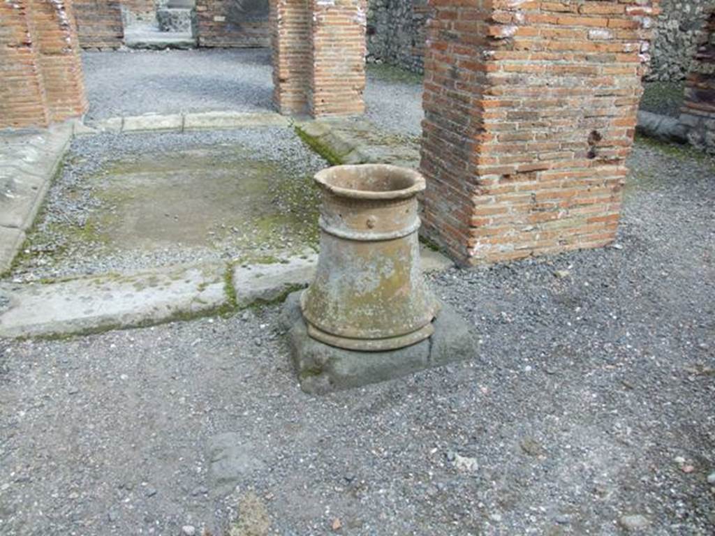 VI.3.3 Pompeii.  March 2009.   Room 1, Terracotta Puteal on west side of Impluvium.
