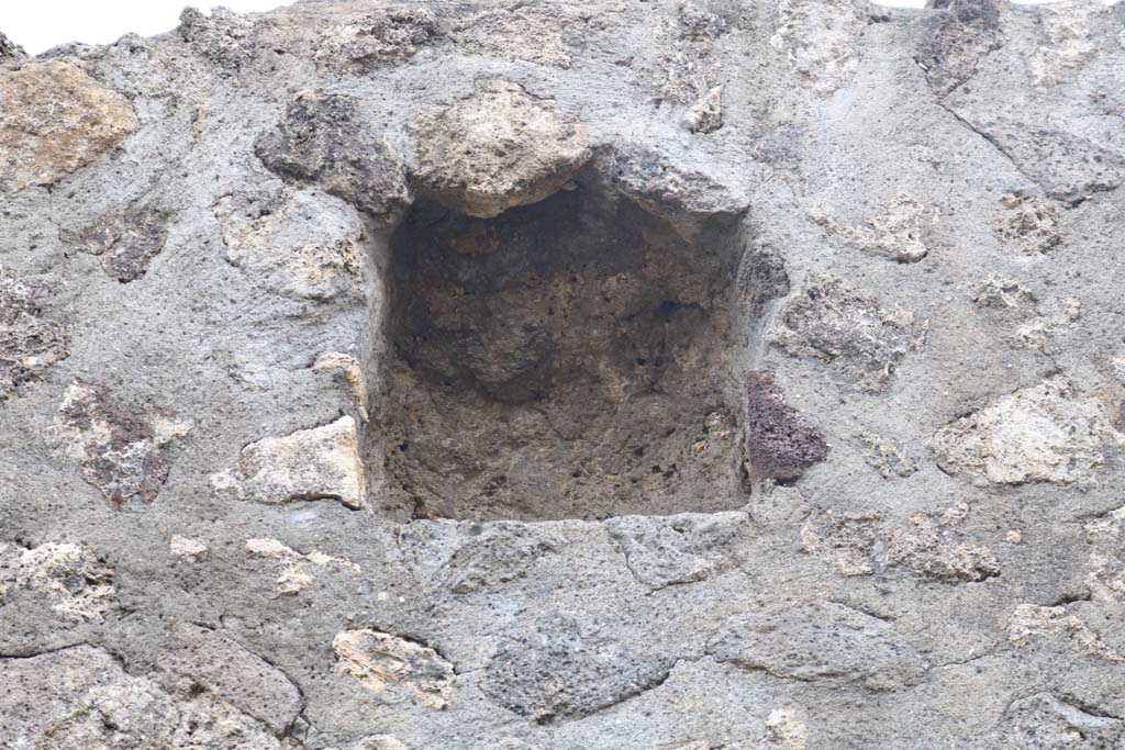 VI.3.3 Pompeii. December 2018. Room 4, niche in upper south wall. Photo courtesy of Aude Durand.