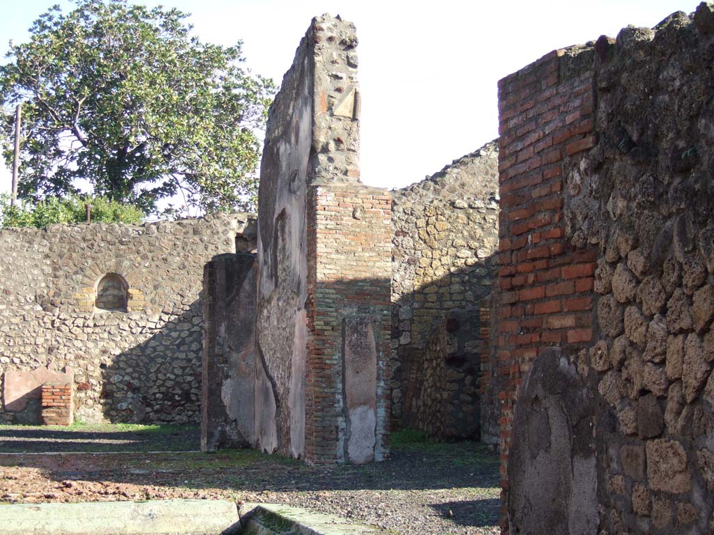 VI.3.7 Pompeii. December 2005. Looking east from entrance corridor.