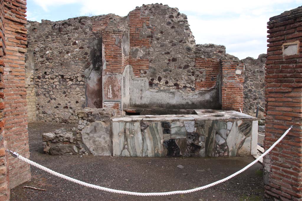 VI.3.19 Pompeii. October 2020. Looking east towards counter in bar-room, from entrance at VI.3.19, with VI.3.20, on right.
Photo courtesy of Klaus Heese.
