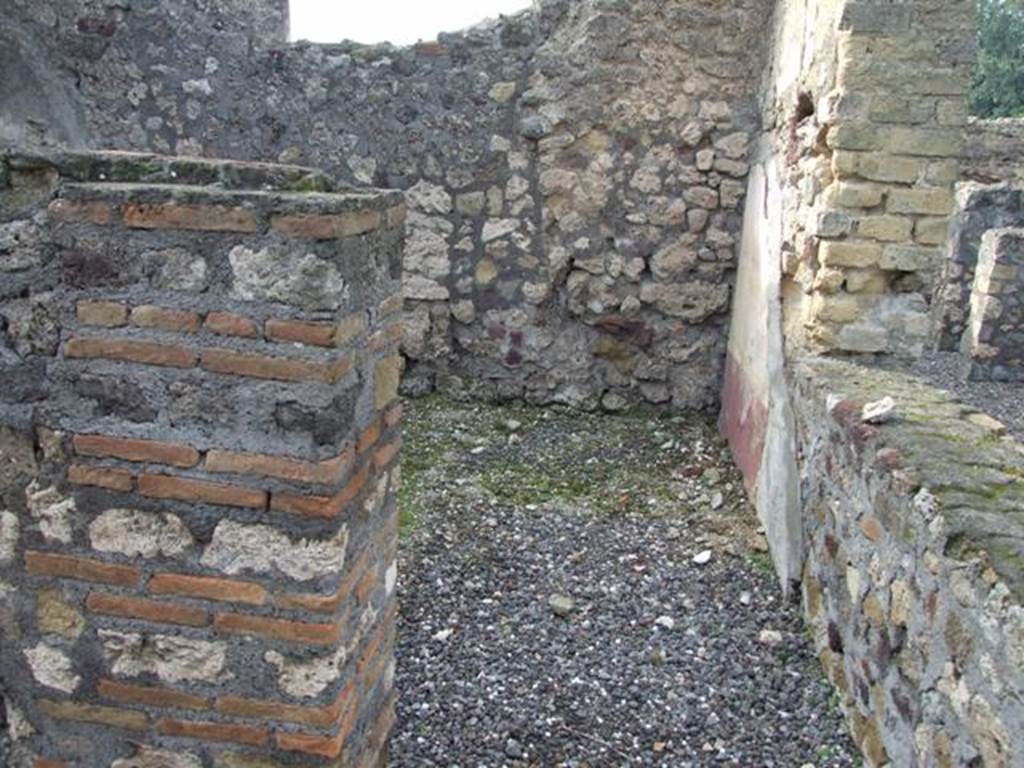 VI.5.3 Pompeii. December 2007. Looking west to room 4, cubiculum from room 3, north ala.  