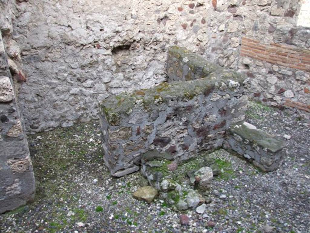 VI.5.5 Pompeii. December 2007.Kitchen and latrine, on north side of corridor leading to VI.5.21.