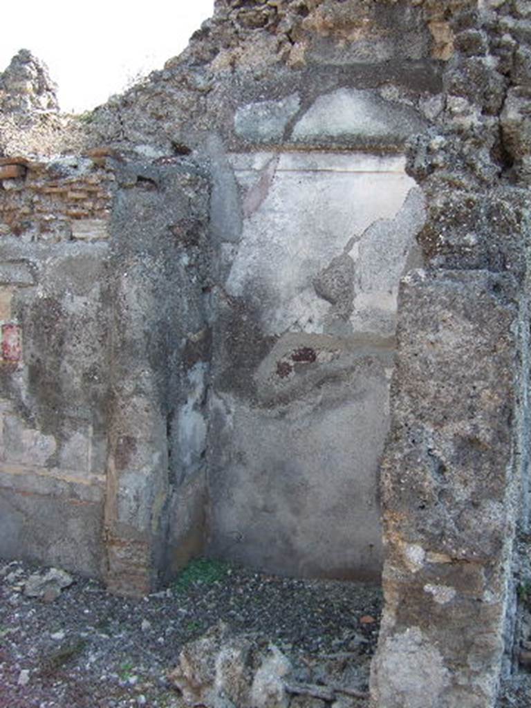 VI.5.19 Pompeii. September 2005. Looking towards south wall of cubiculum on south side of atrium.

