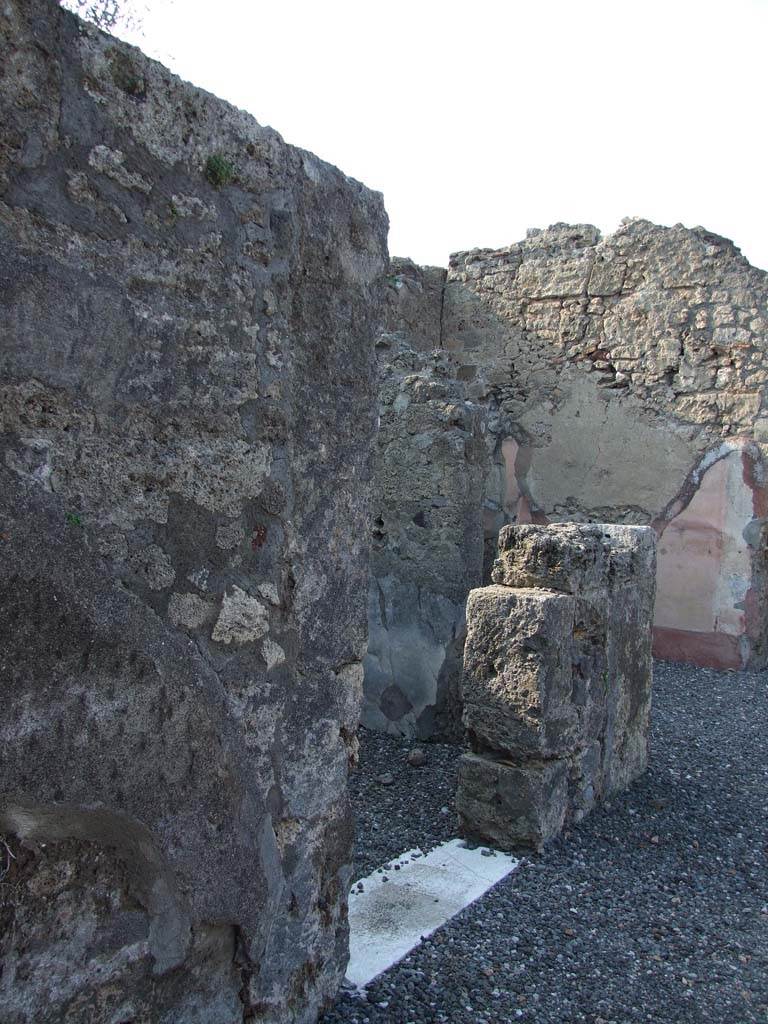 VI.7.6 Pompeii. March 2009. Doorway of room 4.