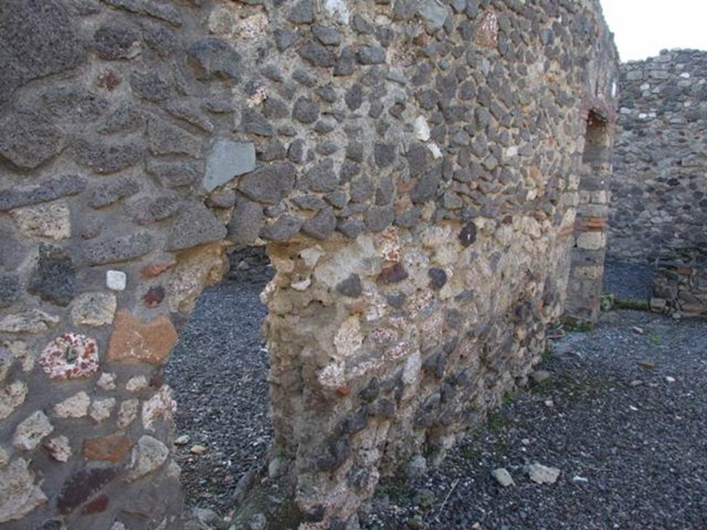 VI.7.15 Pompeii. December 2007. South wall of yard, near entrance doorway.