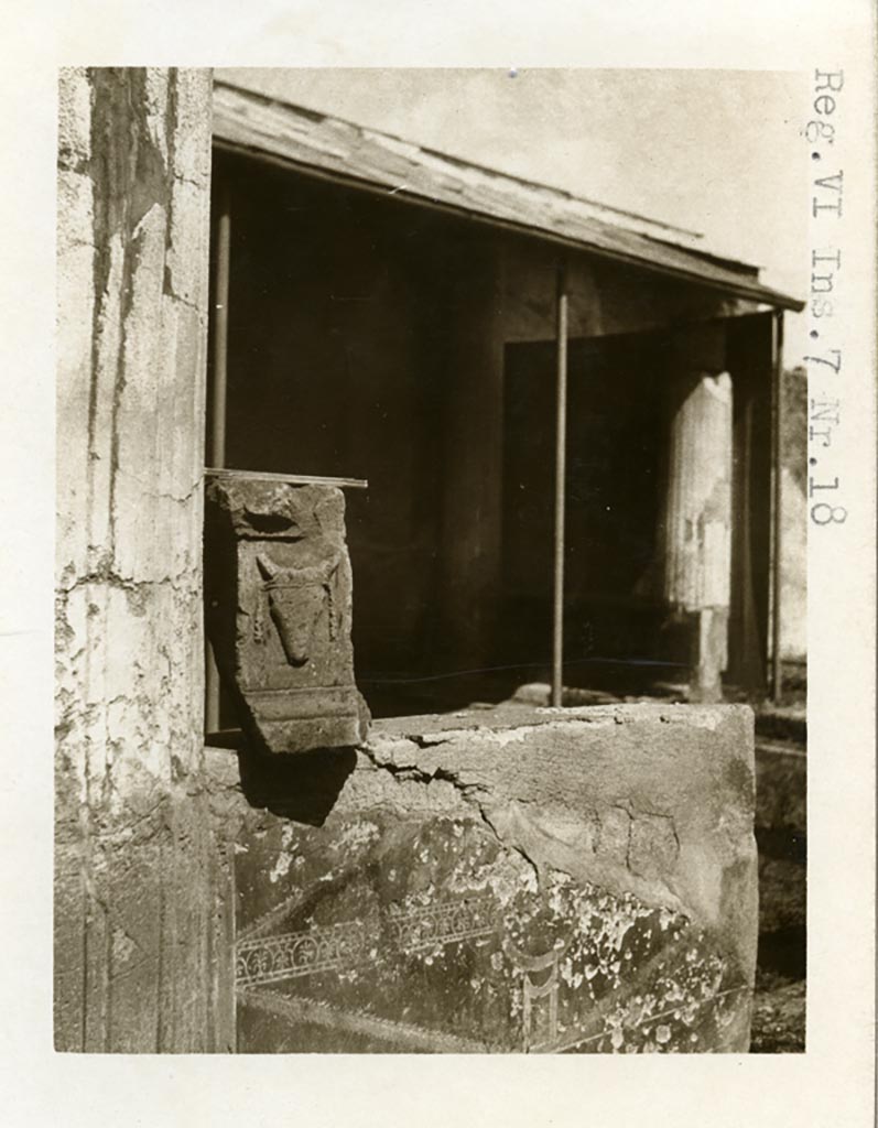 VI.7.18 Pompeii. Pre-1937-39. Looking south-west into the second oecus
Photo courtesy of American Academy in Rome, Photographic Archive. Warsher collection no. 1558.


