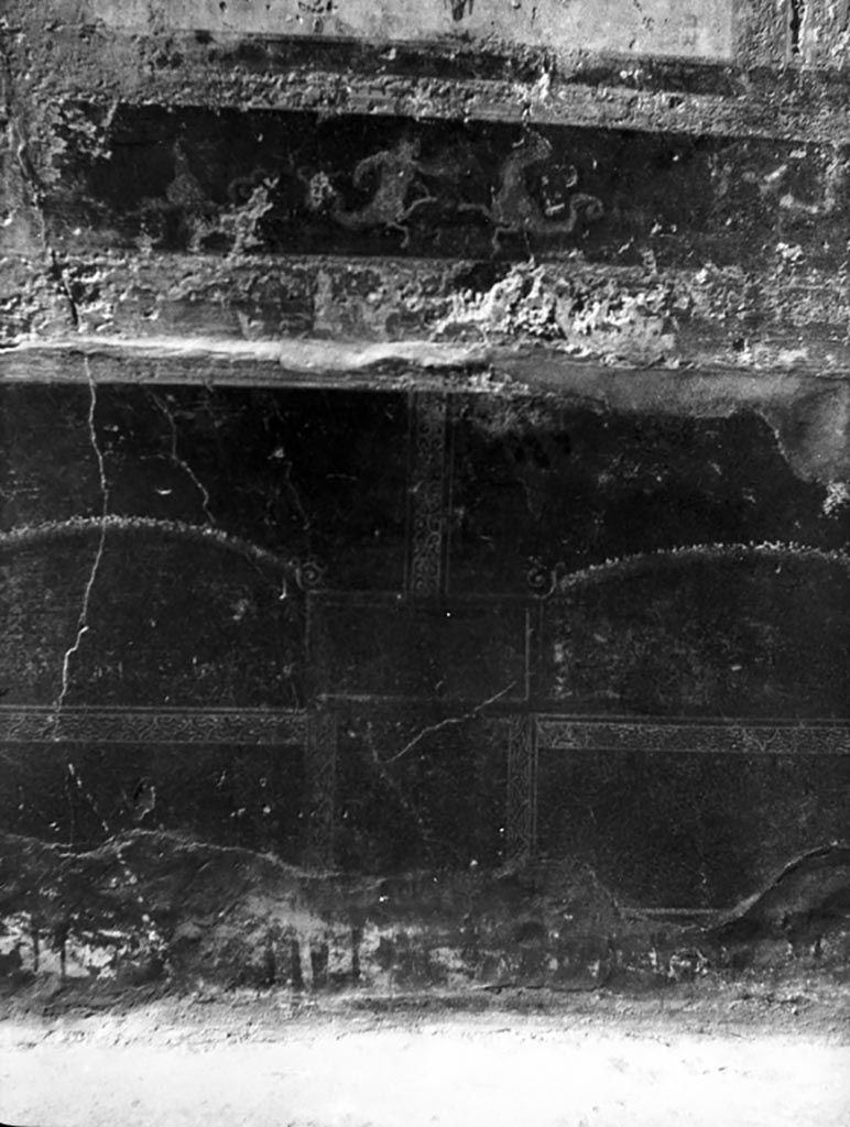 VI.7.23 Pompeii. July 2021. 
Detail from central painting on south wall of tablinum. Photo courtesy of Johannes Eber.
