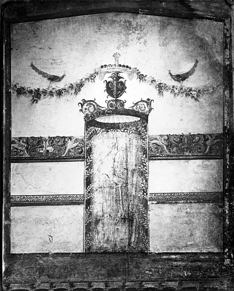 VI.7.23 Pompeii. W.1211. Dado or zoccolo of south wall of tablinum, predella beneath the painting of Aphrodite.
At the top a panel with Triton and a seahorse can be seen.
Photo by Tatiana Warscher. Photo © Deutsches Archäologisches Institut, Abteilung Rom, Arkiv. 
