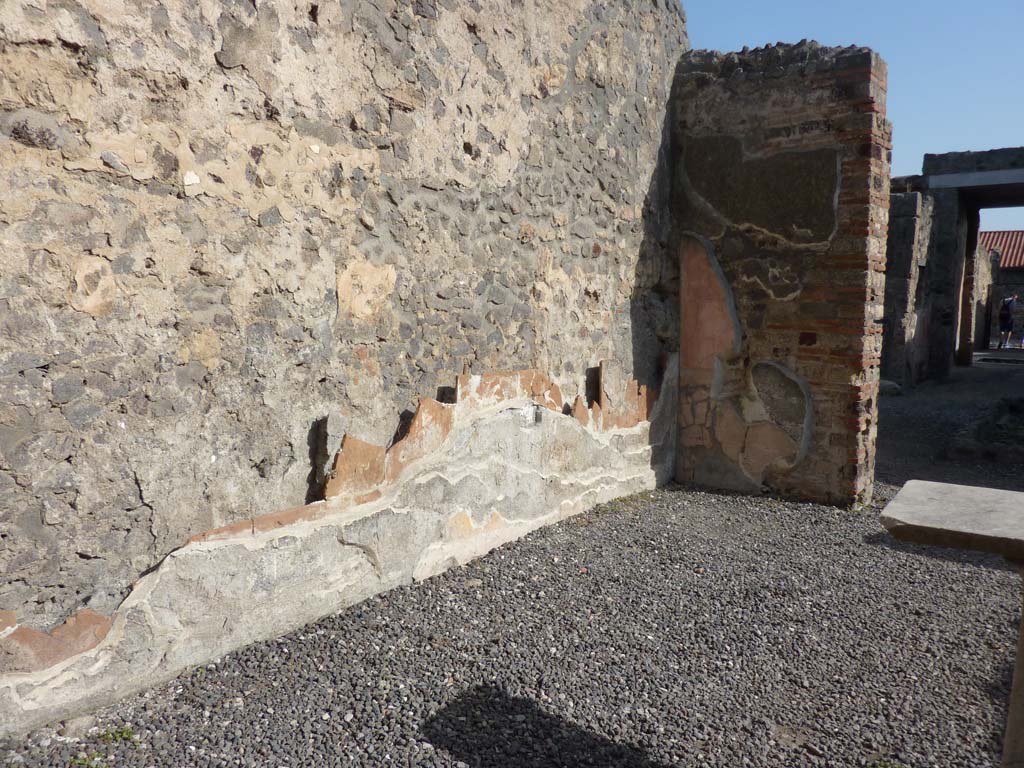 VI.7.23 Pompeii. February 2015. Looking south along west wall. Photo courtesy of Johannes Eber.