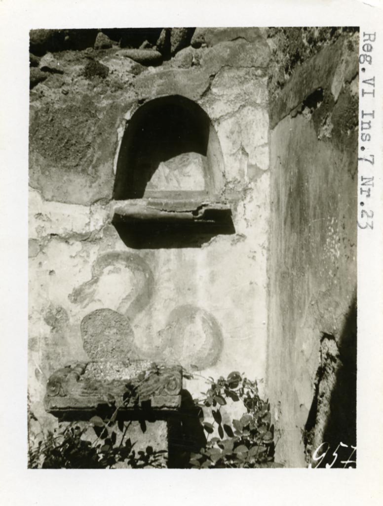 VI.7.23 Pompeii. July 2021. Lararium niche and altar in kitchen area. Photo courtesy of Johannes Eber.