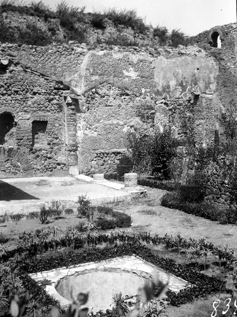 VI.7.23 Pompeii. Pre-1937-39. Looking west across pool in garden area. 
Photo courtesy of American Academy in Rome, Photographic Archive. Warsher collection no. 1403.
