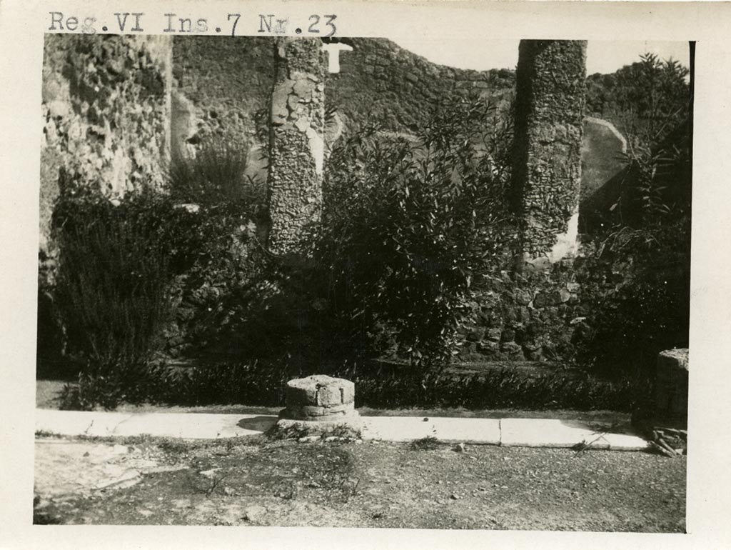 VI.7.23 Pompeii. Pre-1937-39. Looking north-east across garden.
Photo courtesy of American Academy in Rome, Photographic Archive. Warsher collection no. 834.
