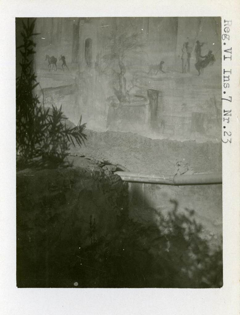 VI.7.23 Pompeii. Pre-1937-39. Detail from painted south wall of bedroom, with sacred tree, in centre.
Photo courtesy of American Academy in Rome, Photographic Archive. Warsher collection no. 1404.

