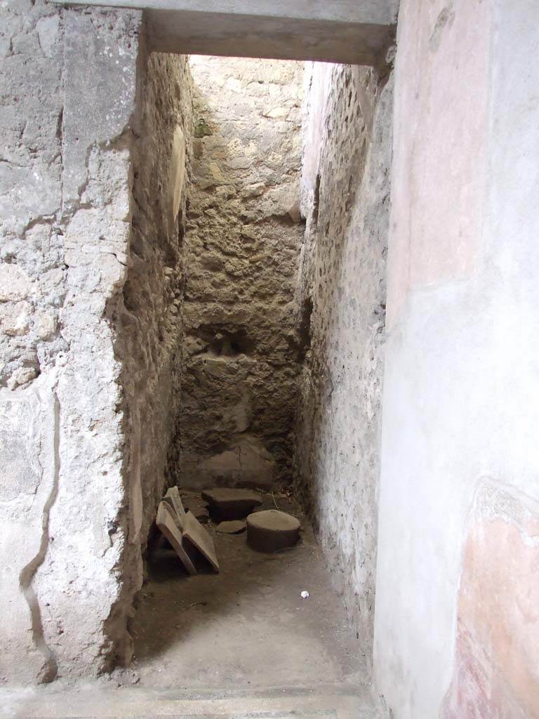 VI.8.5 Pompeii. March 2009. Room 2, small room/cupboard or staircase to upper floor.