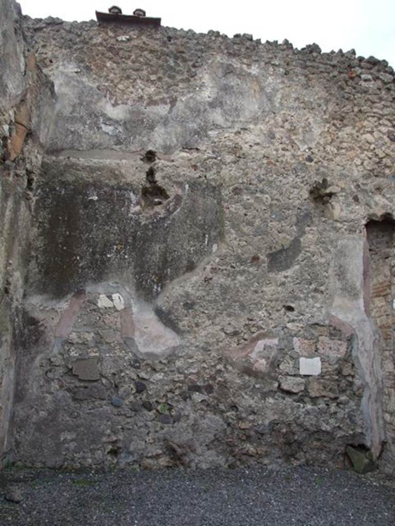 VI.8.19 Pompeii.  Shop.  December 2007.  West wall.