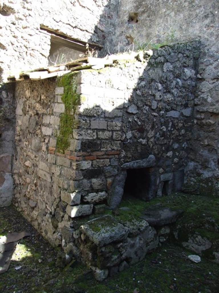 VI.8.20 Pompeii.  March 2009.  Room 16.  Oven.