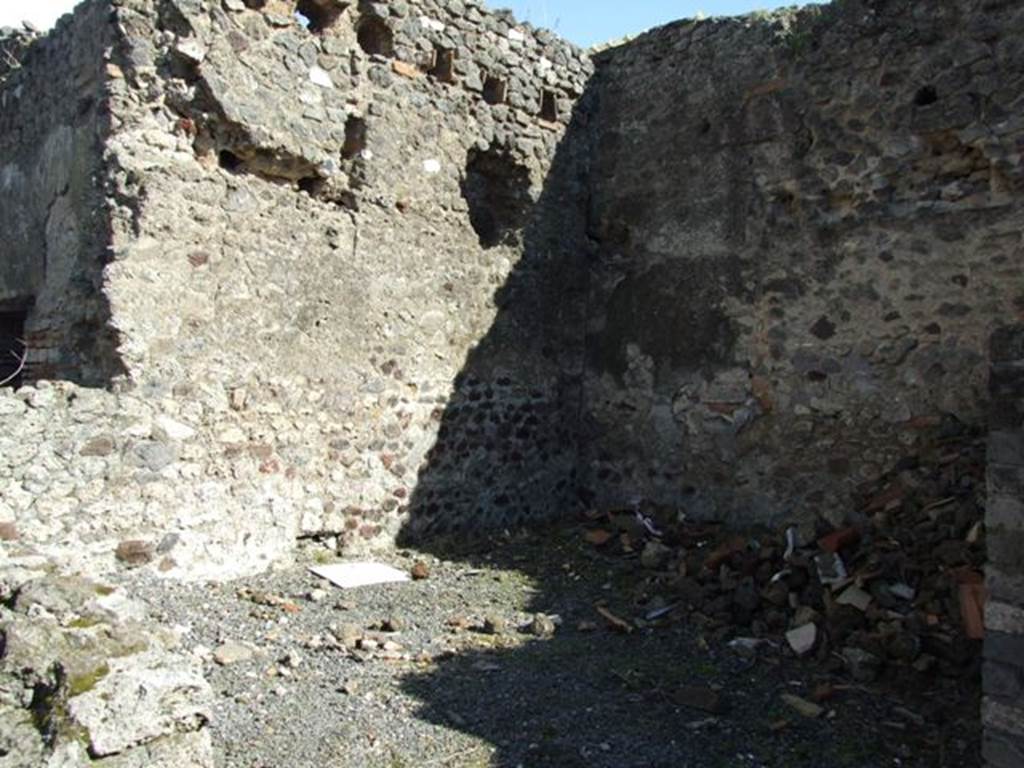 VI.8.20 Pompeii. March 2009.  Room 18.  East and south wall.