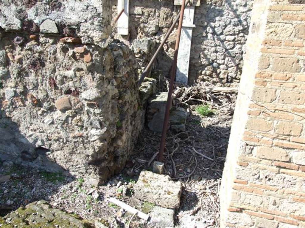 VI.8.20 Pompeii. March 2009. North-west corner of peristyle and east end of treading tubs.

