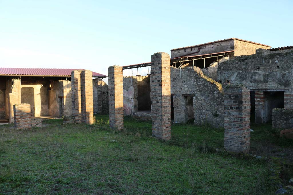 VI.8.20 Pompeii. December 2018. Looking from north-west corner of peristyle towards south-east. Photo courtesy of Aude Durand.