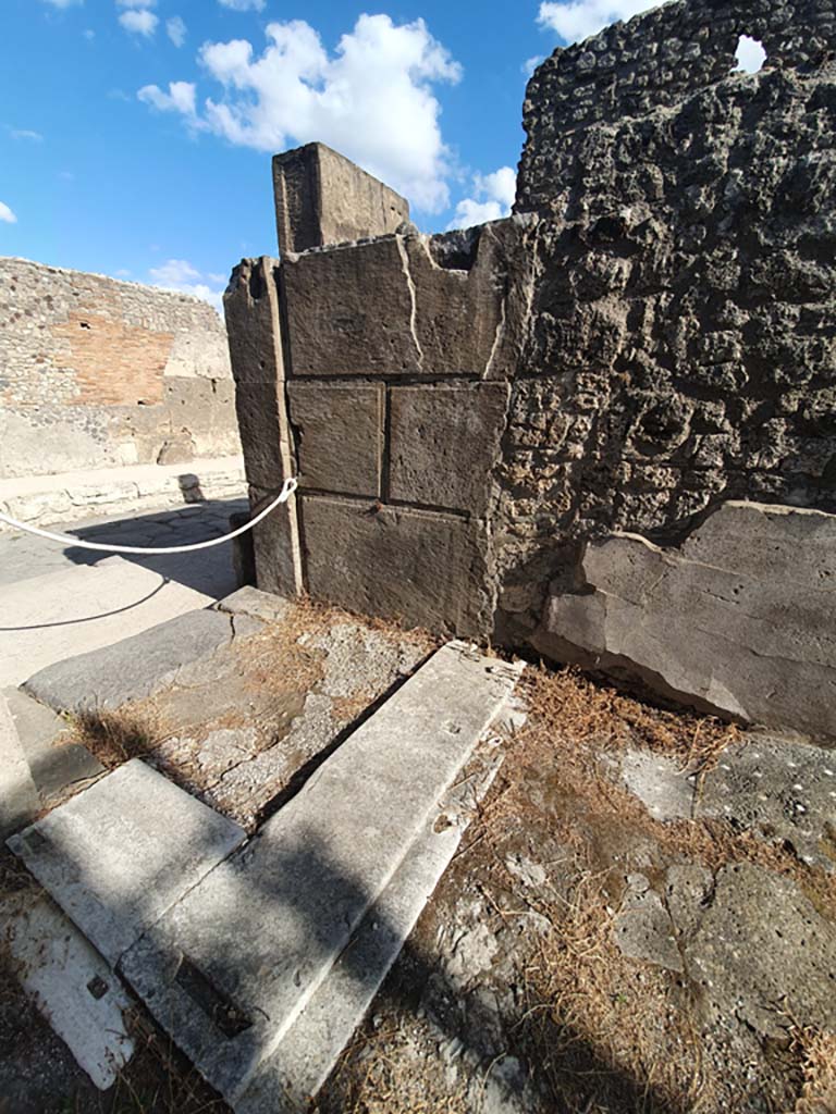VI.8.21 Pompeii. September 2019. Looking towards south wall of entrance vestibule.
Foto Annette Haug, ERC Grant 681269 DÉCOR.

