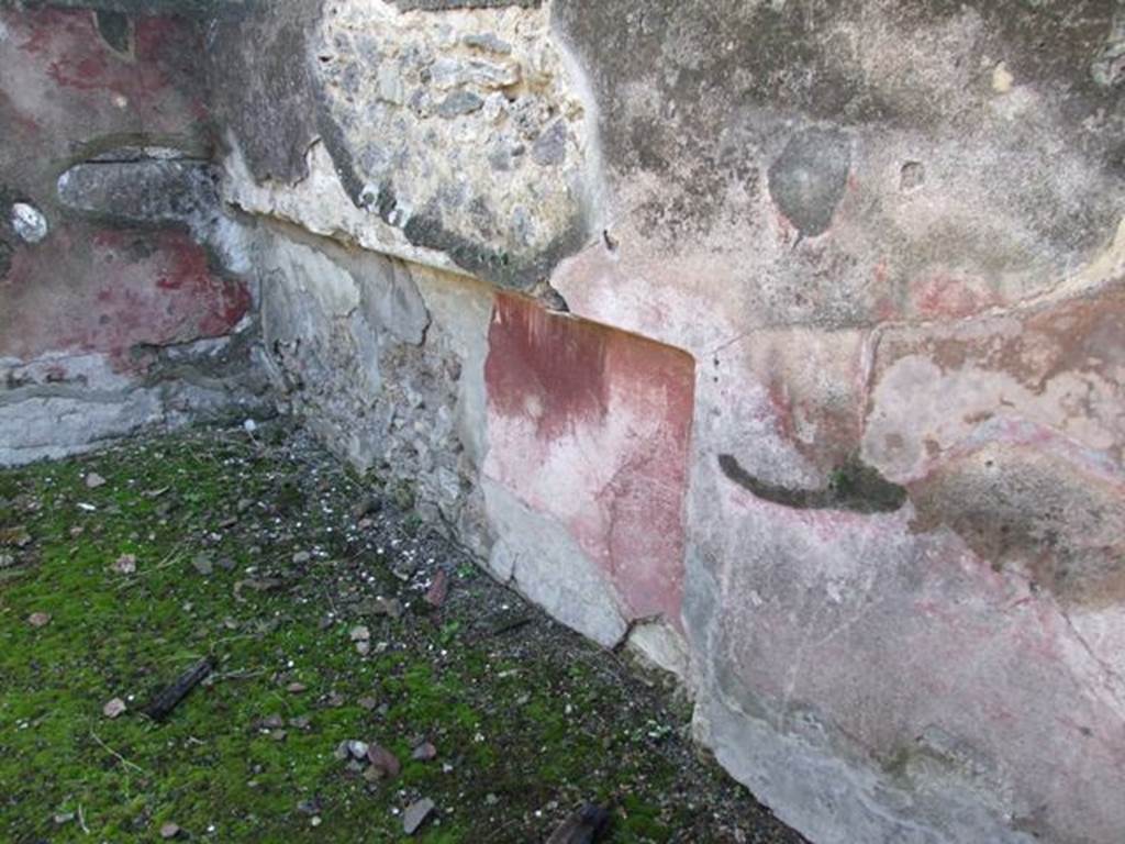 VI.8.21. Pompeii. March 2009. South wall with bed recess in cubiculum.
