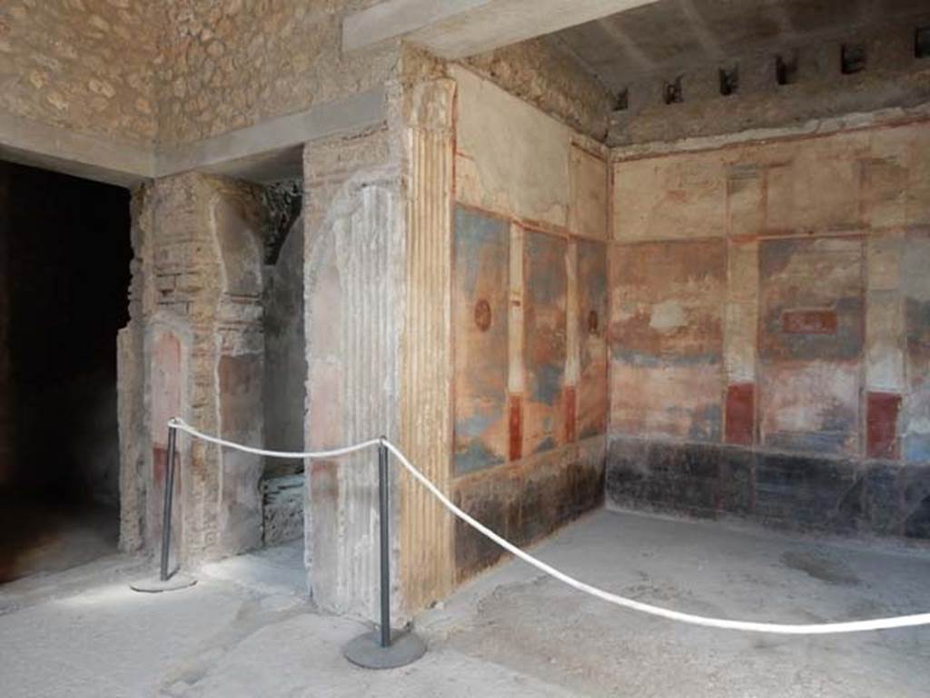 VI.8.24 Pompeii. May 2017. Looking towards south-west corner of atrium with tablinum, on right.  Photo courtesy of Buzz Ferebee.

