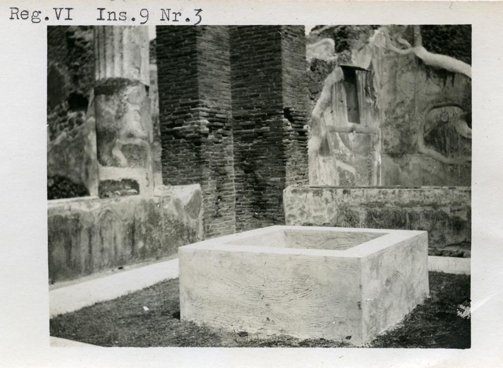 VI.9.3 Pompeii. pre-1937-1939. Looking north-east across pseudo-peristyle with basin in centre.
Photo courtesy of American Academy in Rome, Photographic Archive. Warsher collection no. 423c.
