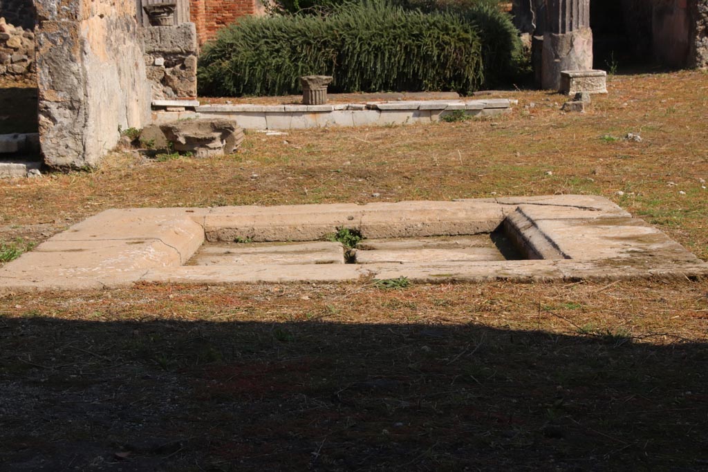 VI.9.3 Pompeii. October 2022. Atrium (4), looking east across impluvium. Photo courtesy of Klaus Heese.