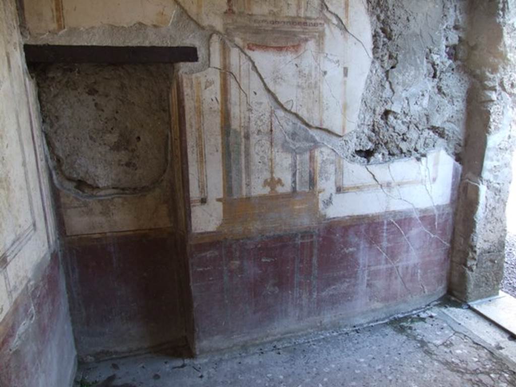 VI.9.6 Pompeii.  March 2009.  Room 16.  North wall.  Painted wall.