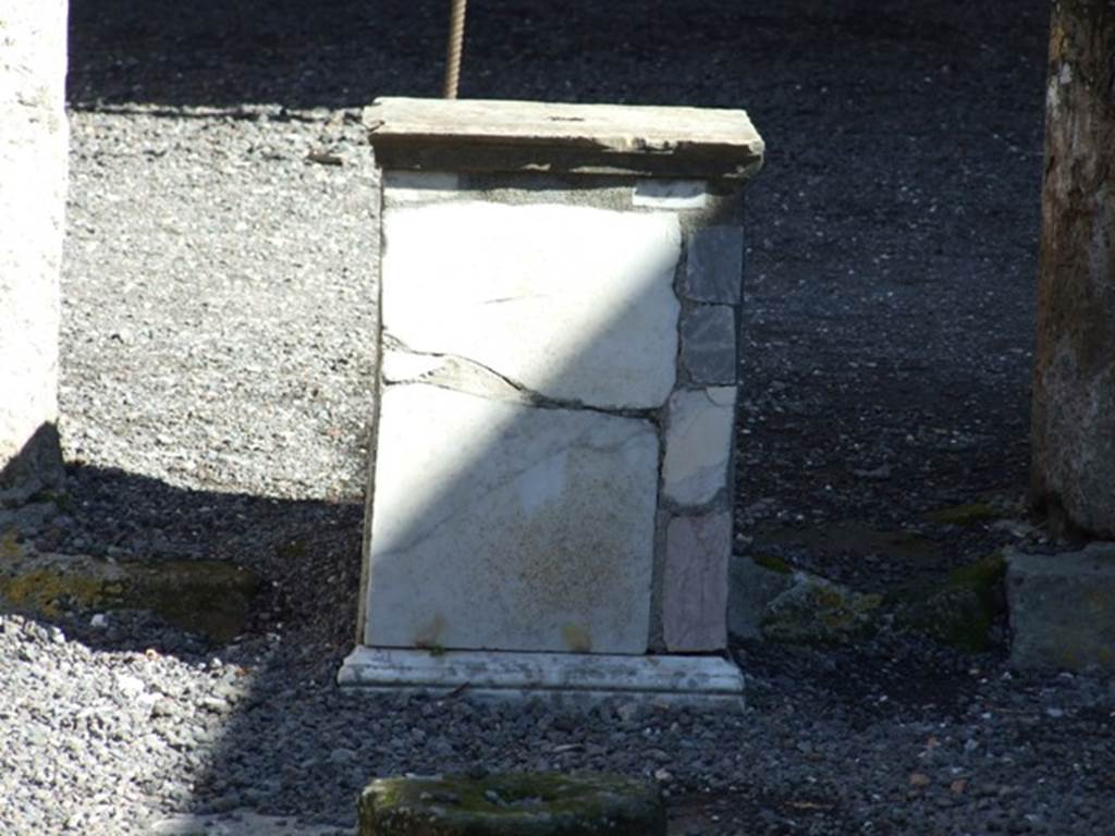 VI.9.6 Pompeii. March 2009. Room 3, marble podium in atrium.