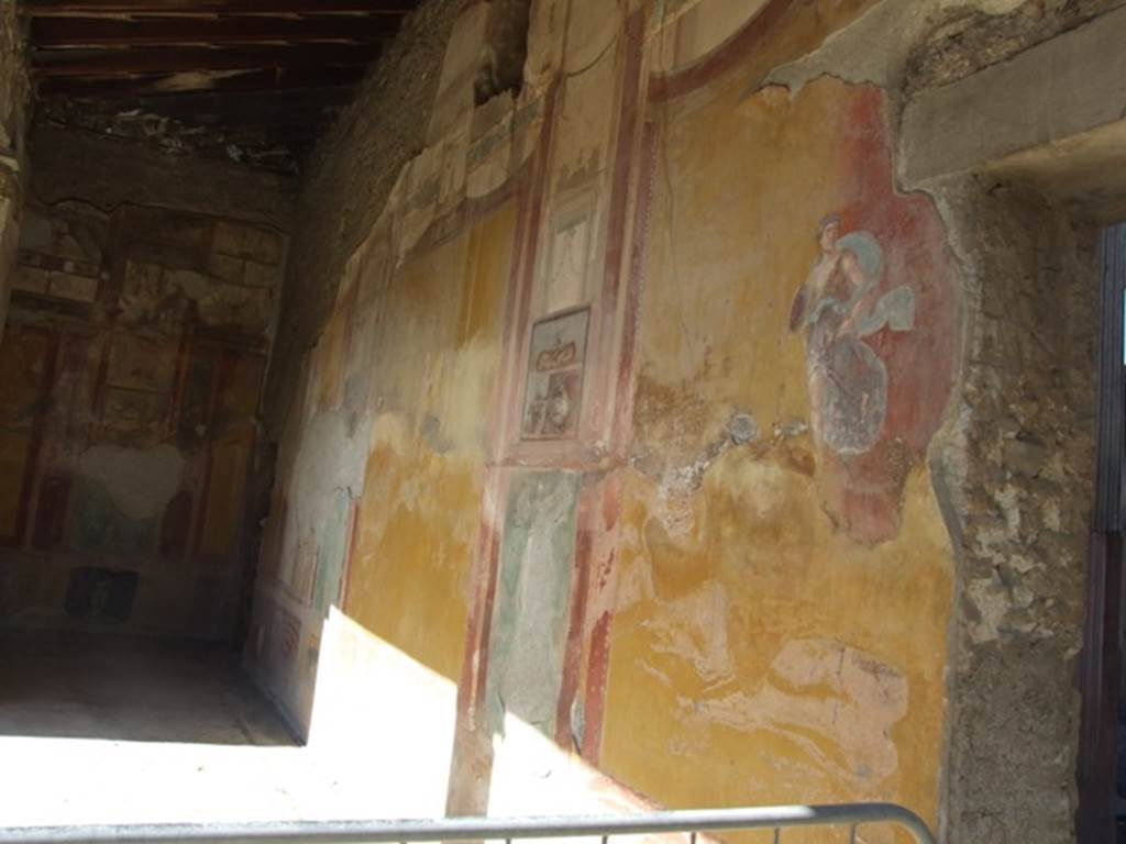 VI.9.6 Pompeii. March 2009. Room 6. Peristyle. North wall west side of doorway.