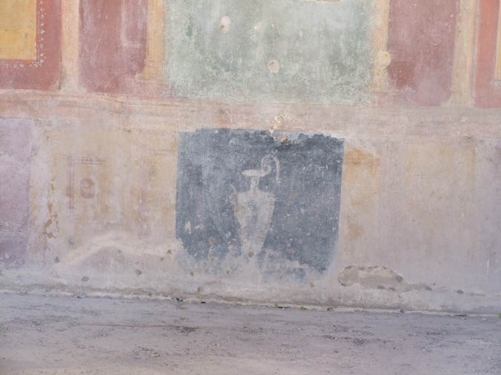 VI.9.6 Pompeii. March 2009. Room 6, wall painting of jug from west wall of peristyle. 