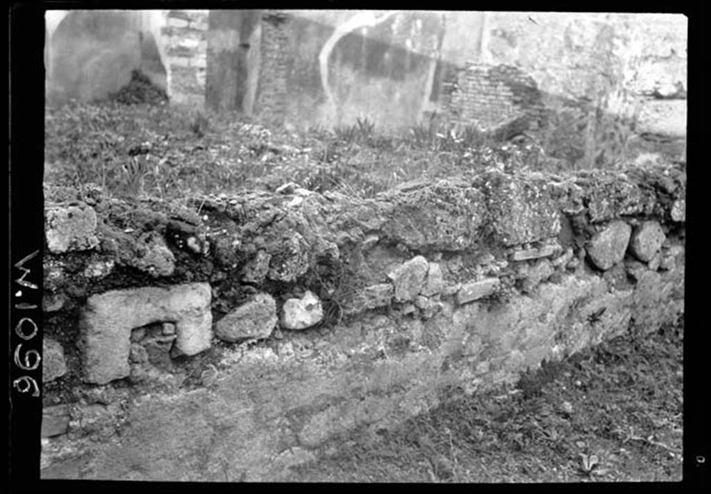 230429 Bestand-D-DAI-ROM-W.1096.jpg
VI.9.7 Pompeii. W1096. Pseudo-peristyle 13, remains of wall, looking south-west towards triclinium 12.
Photo by Tatiana Warscher. With kind permission of DAI Rome, whose copyright it remains. 
See http://arachne.uni-koeln.de/item/marbilderbestand/230429 
