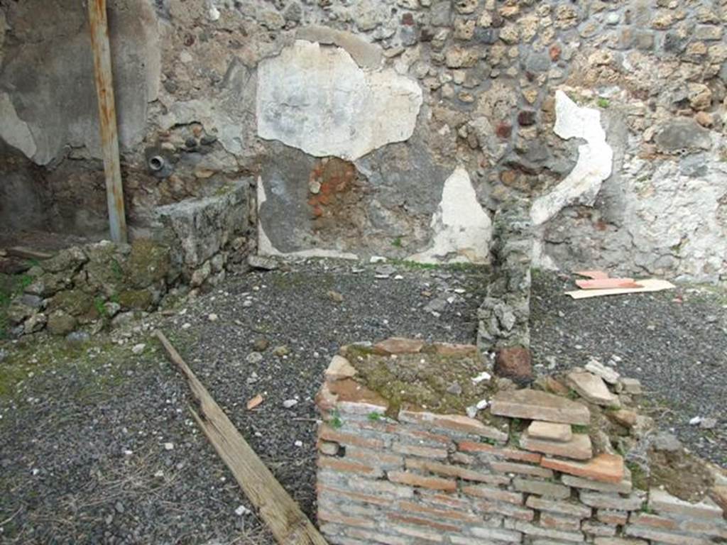 VI.9.7 Pompeii.  March 2009. Room 16 and room 17.  Cubicula.