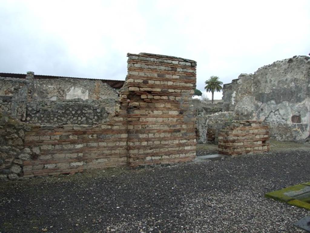 VI.10.6 Pompeii.  March 2009.  North side of atrium.