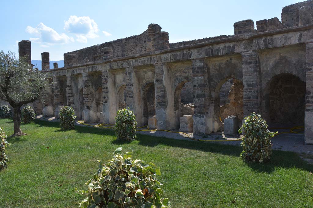 VI.10.7 Pompeii. September 2019. Looking south along west side.
Foto Annette Haug, ERC Grant 681269 DÉCOR.
