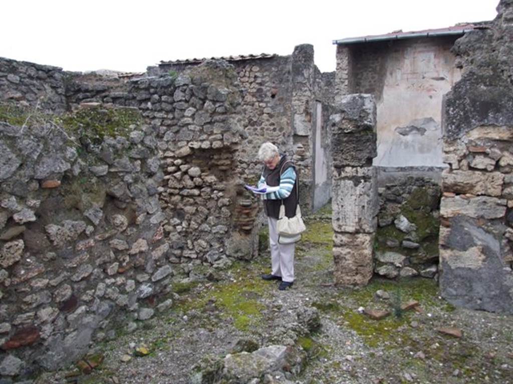 VI.10.11 Pompeii.  March 2009.  Room 22.  Corridor leading to room 23.