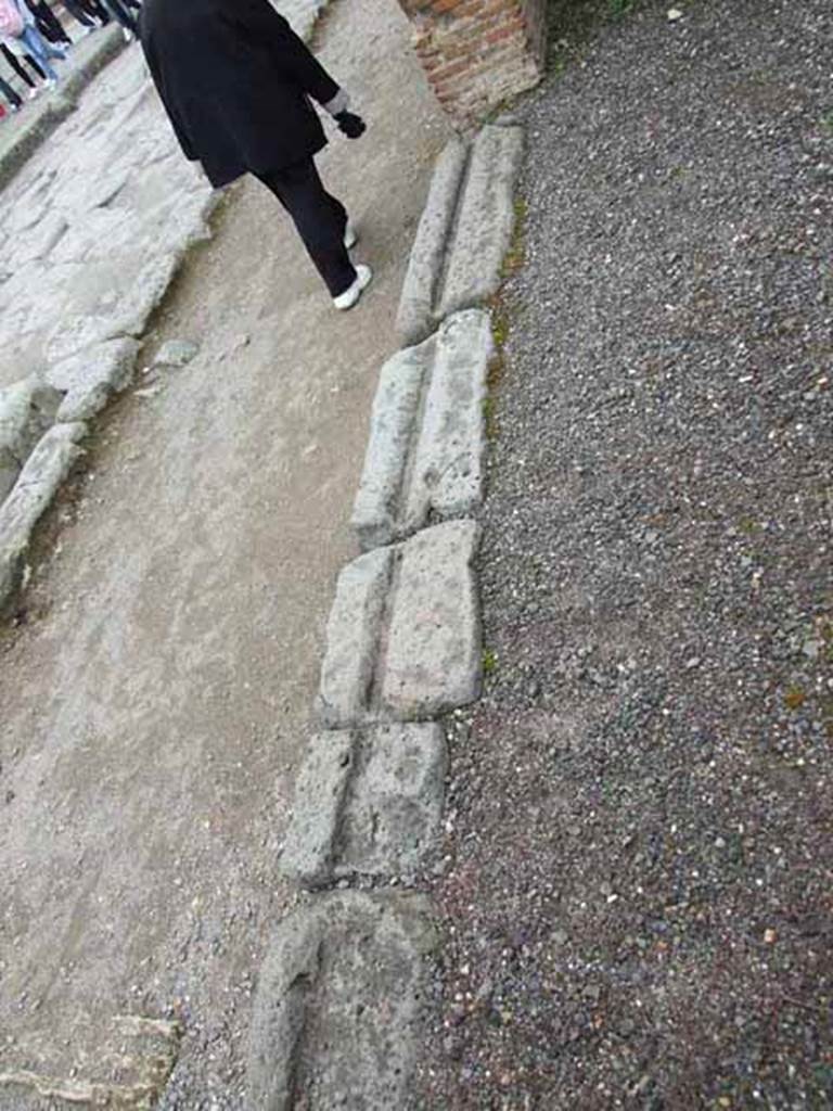 VI.10.12 Pompeii. May 2010. Threshold or sill.