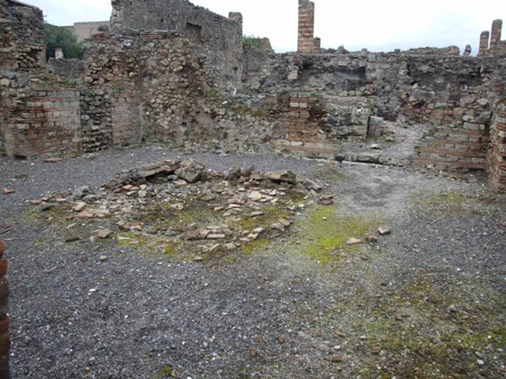 VI.10.14 Pompeii.  March 2009.  Room 3.  Atrium.