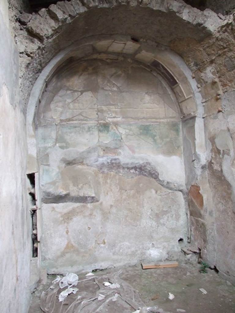 VI.11.9 Pompeii. December 2006. Room 21, tepidarium in baths area, looking towards east wall. 

