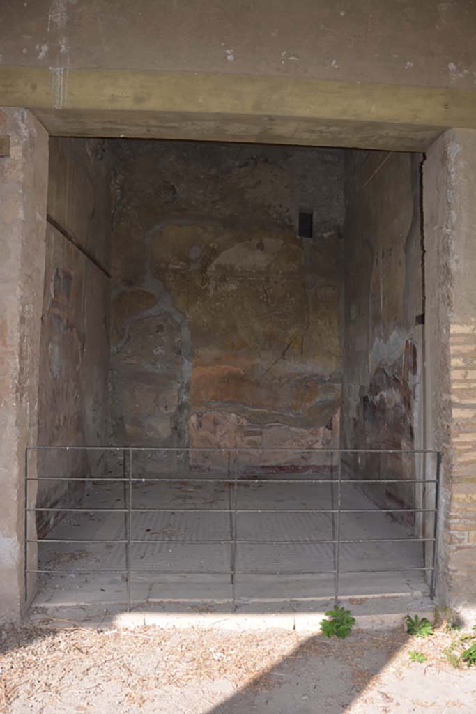 VI.11.10 Pompeii. October 2017. Room 42, looking towards doorway from north portico. 
Foto Annette Haug, ERC Grant 681269 DCOR

