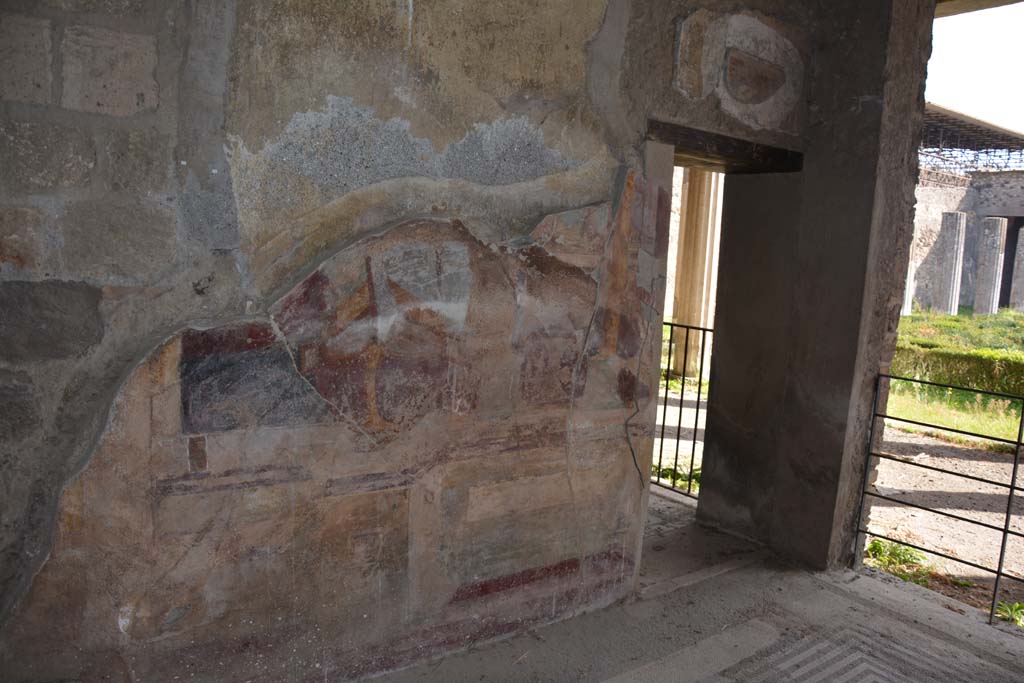 VI.11.10 Pompeii. October 2017. Room 42, east wall, with doorway to room 43 at south end.
Foto Annette Haug, ERC Grant 681269 DCOR
