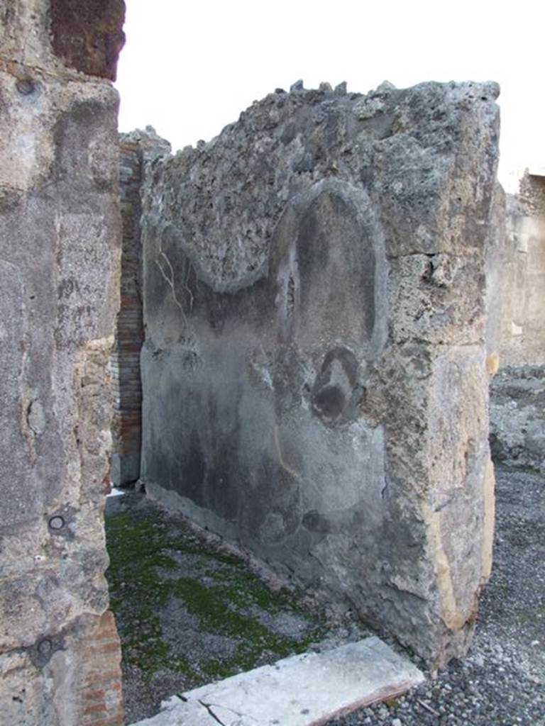 VI.11.10 Pompeii. December 2007. Doorway to room 48 and north wall.