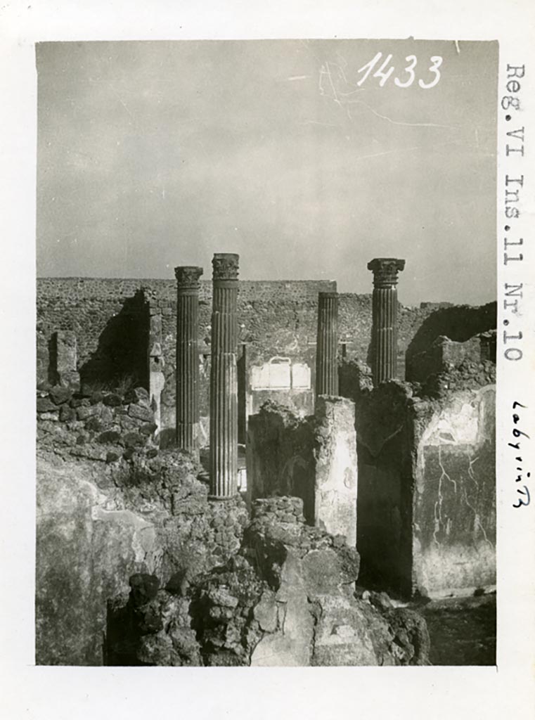 VI.11.10 Pompeii. Pre-1937-39. Looking east towards atrium 27.
Photo courtesy of American Academy in Rome, Photographic Archive. Warsher collection no. 1433.