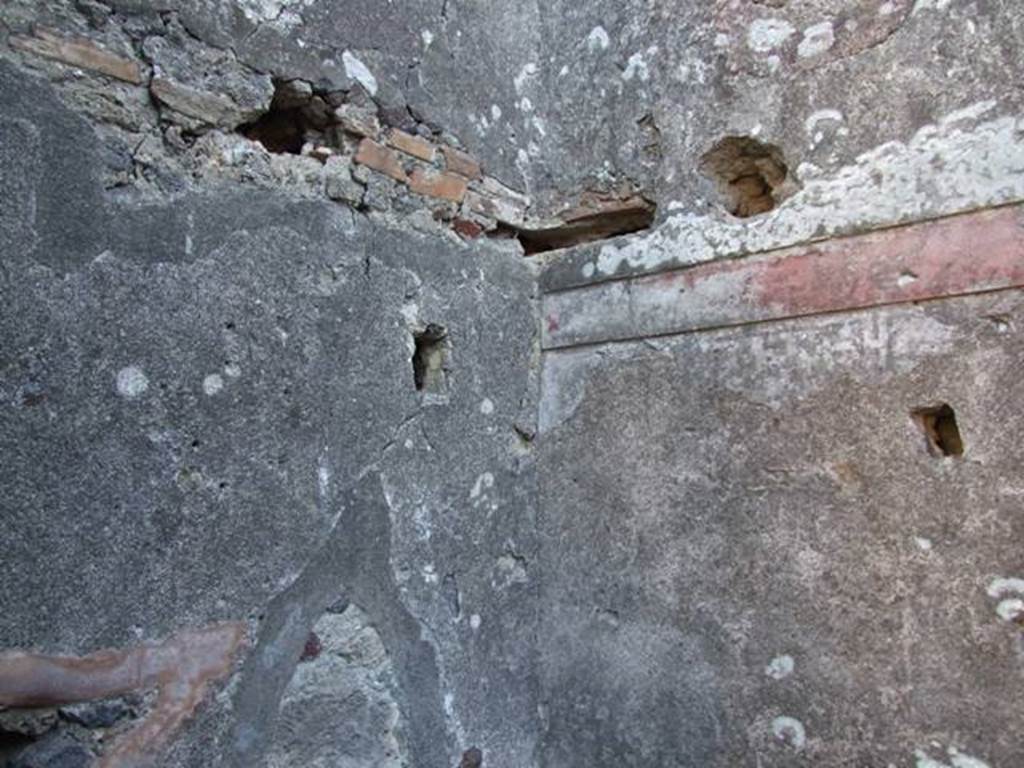 VI.11.10 Pompeii. December 2007. Room 25, south-east corner.