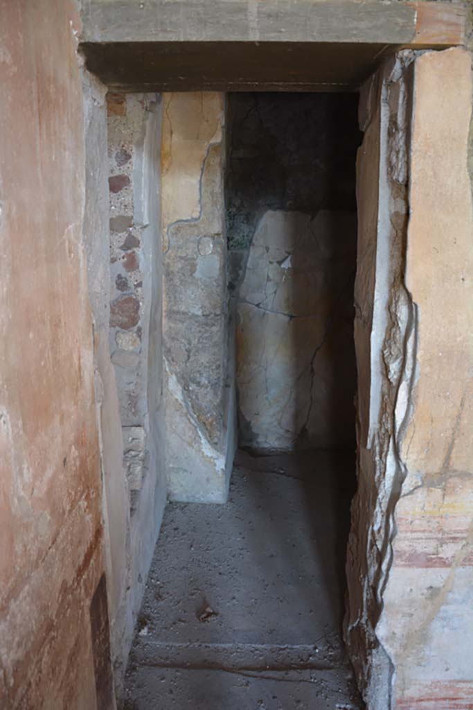VI.11.10 Pompeii. December 2017. Room 41, looking north through doorway from room 40.
Foto Annette Haug, ERC Grant 681269 DÉCOR